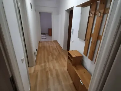 hol primitor apartament de închiriat Sector 6 București